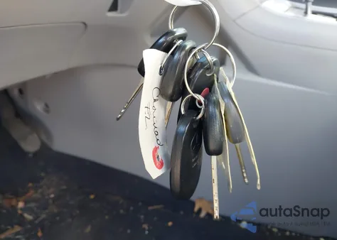 2011 Toyota Highlander Base V6 z USA, uszkodzony, nr VIN 5TDBK3EH2BS080677